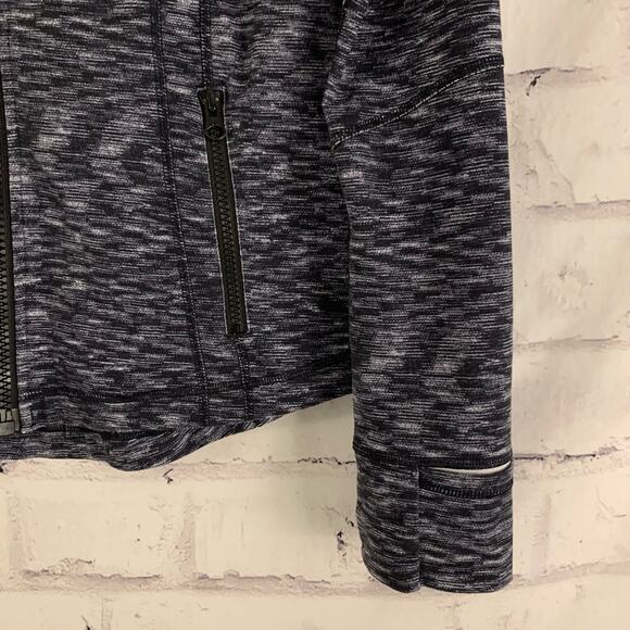 Lululemon Women's Athletic Jacket Size 10 - Picture 4 of 11
